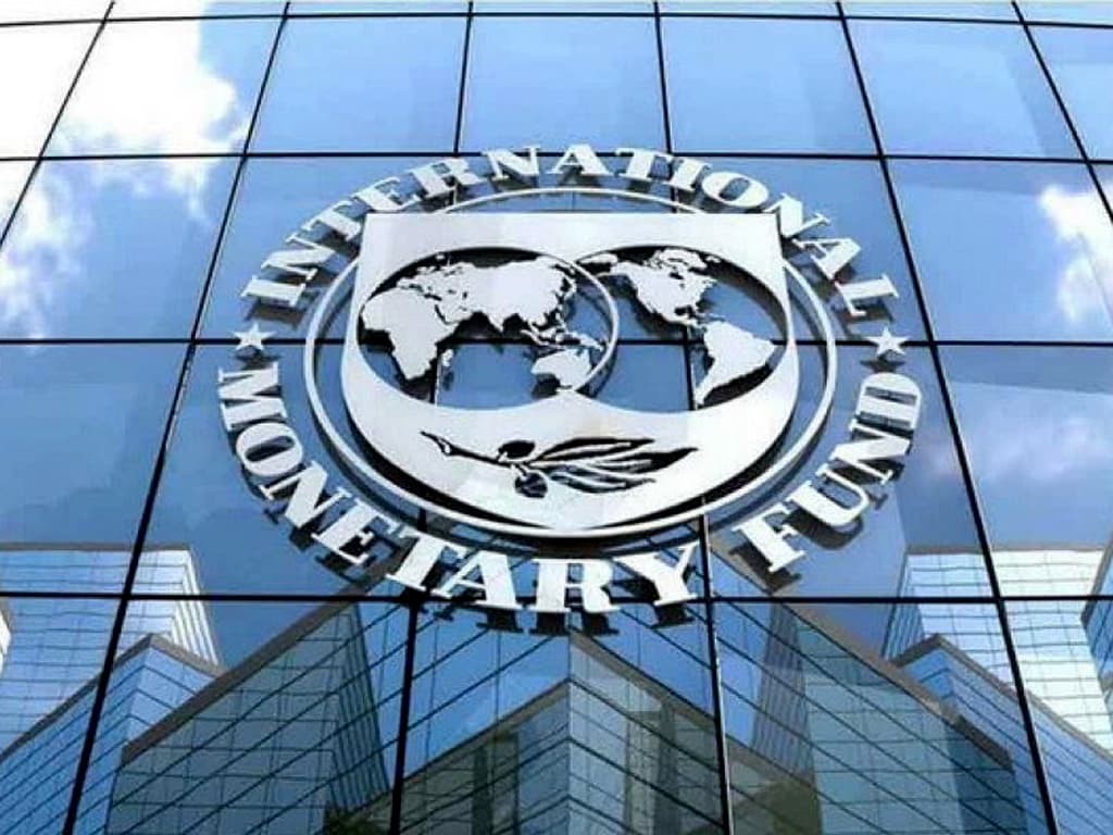 ۴۳. صندوق بین‌المللی پول (IMF) چه نقشی در بازار طلا دارد؟