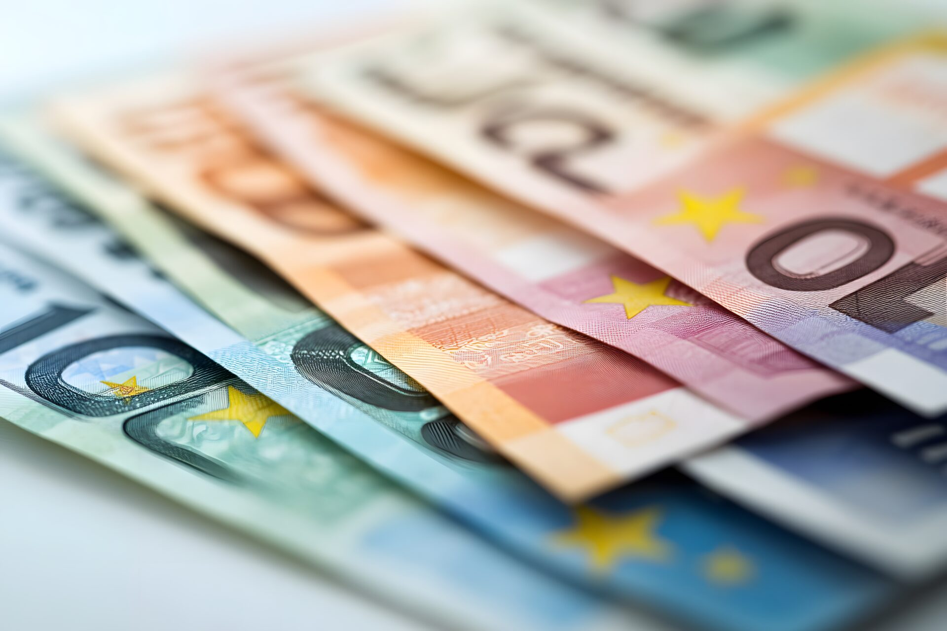 ۲۲. تفاوت ارز آزاد و ارز دولتی چیست؟